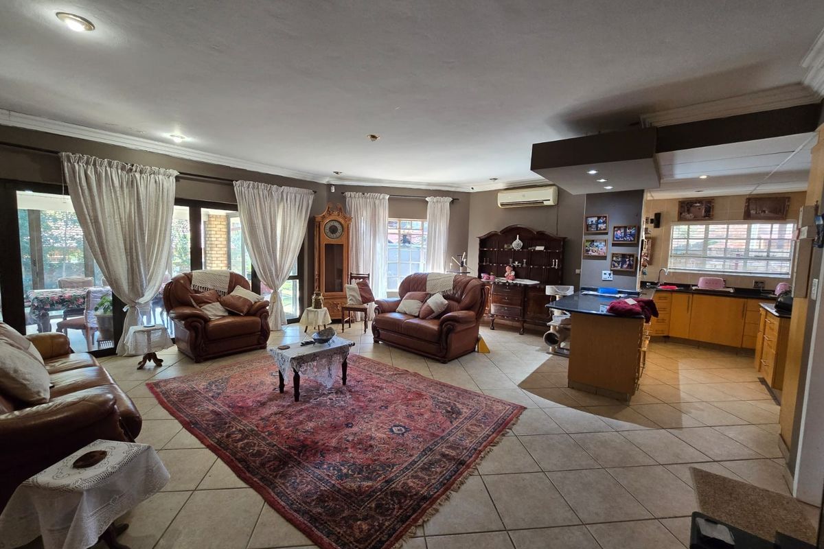 House For Sale in Montana Park, Pretoria - Photo 2