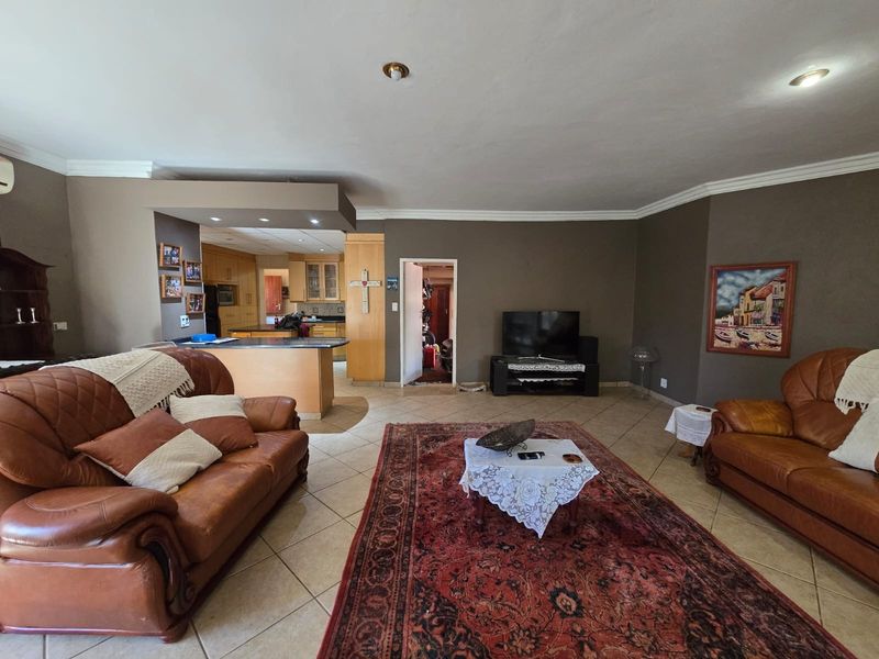 House For Sale in Montana Park, Pretoria - Photo 3