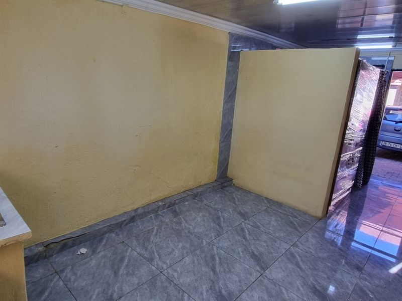 Apartment To Rent in Brits Central, Brits, North West - Photo 2