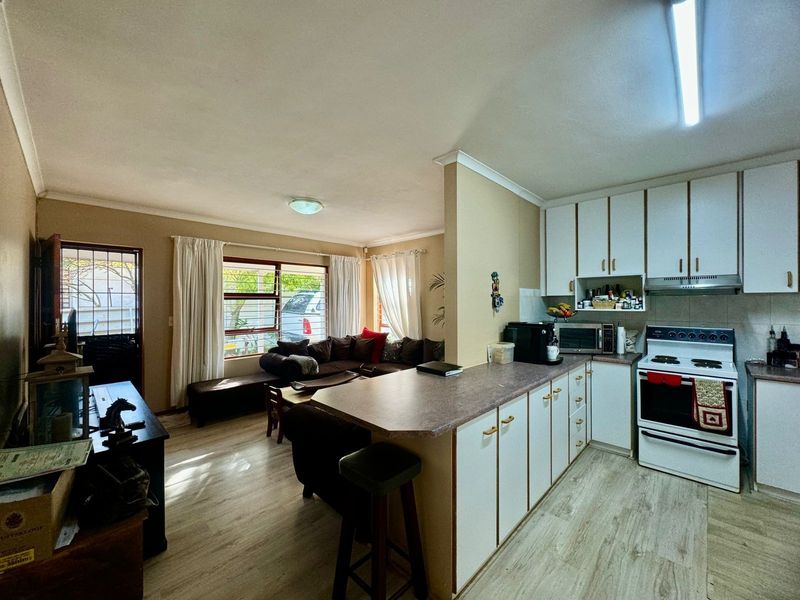 House To Rent in Twin Palms, Strand - Photo 3