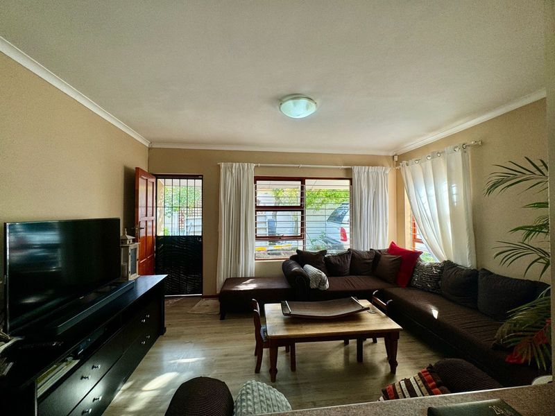 House To Rent in Twin Palms, Strand - Photo 2