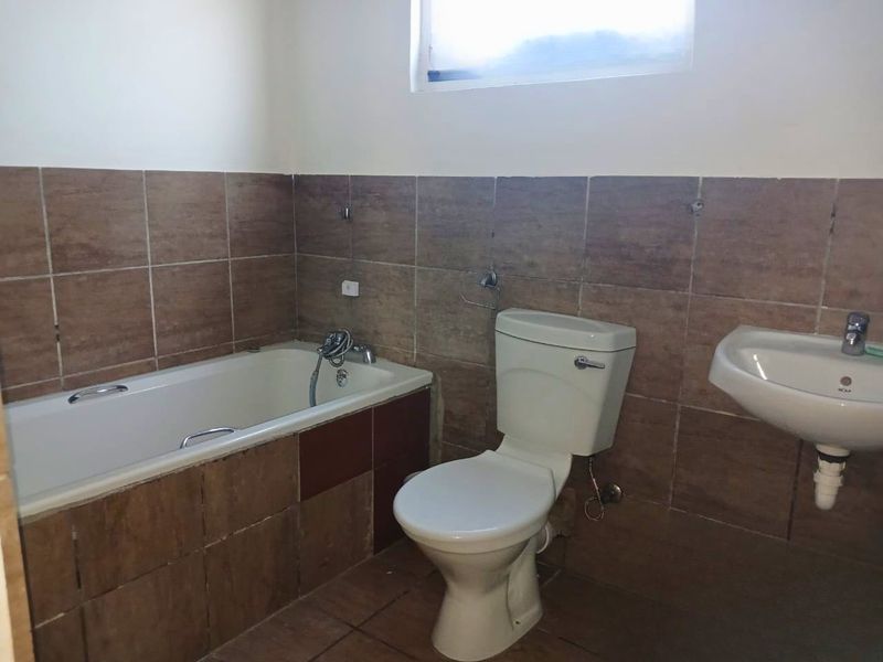 2 Bedroom Home for Sale - Scottsdene, Kraaifontein - Photo 8
