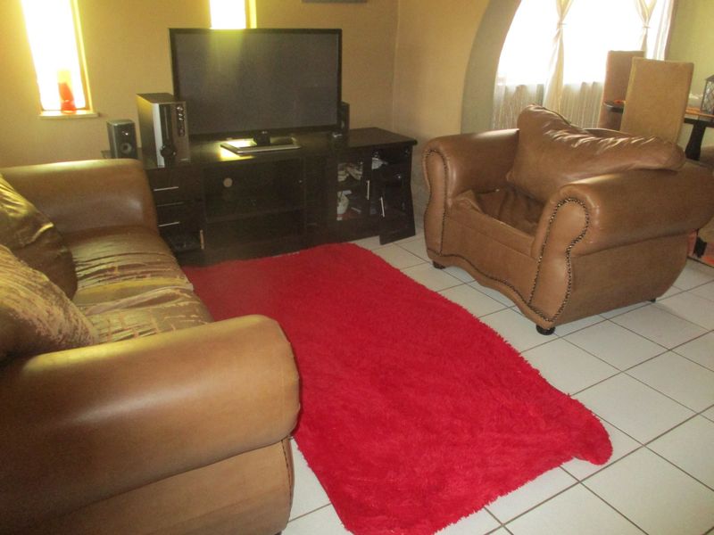 House For Sale in Mamelodi, Pretoria - Photo 8