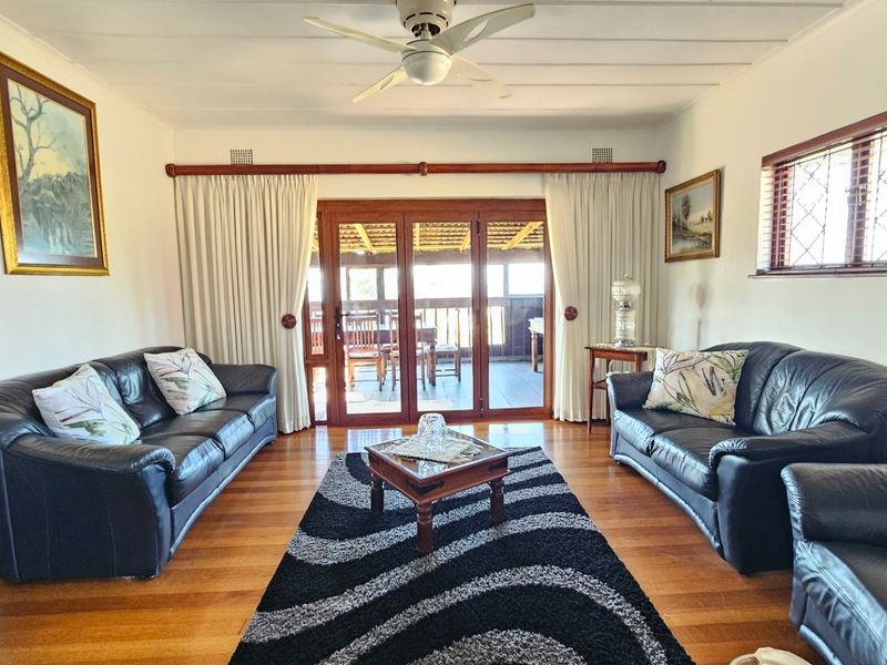 Spacious Family Home with Sea Views and Separate Flatlet - Photo 6