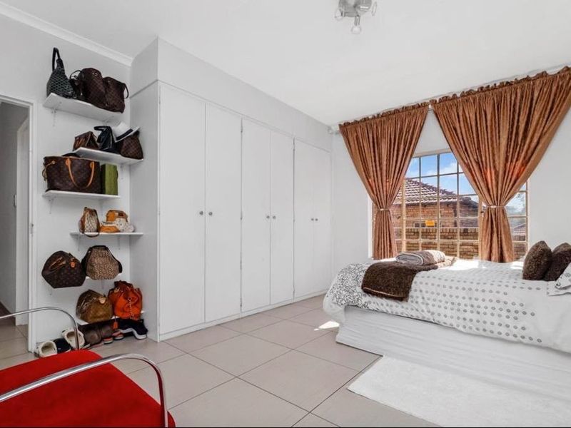 TOWNHOUSE FOR SALE IN BELLAIRSPARK-NORTHRIDING - Photo 2