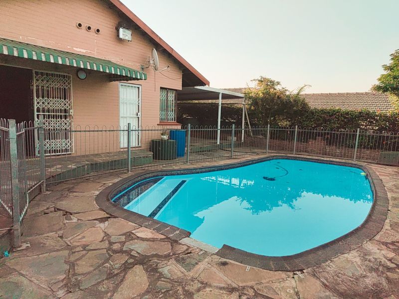 House For Sale in Pinelands, Pinetown, KwaZulu Natal - Photo 3
