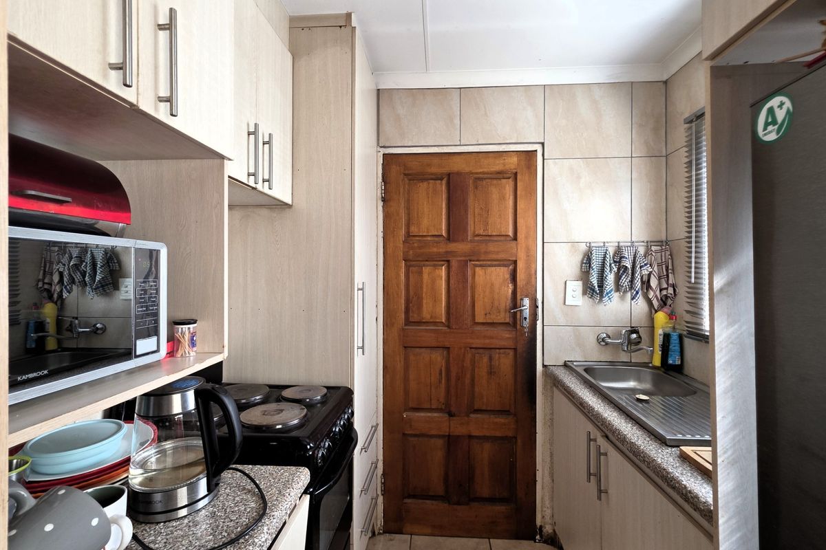 Affordable 2 Bedroom Home in Mahube Valley - Perfect for First-Time Buyers - Photo 3
