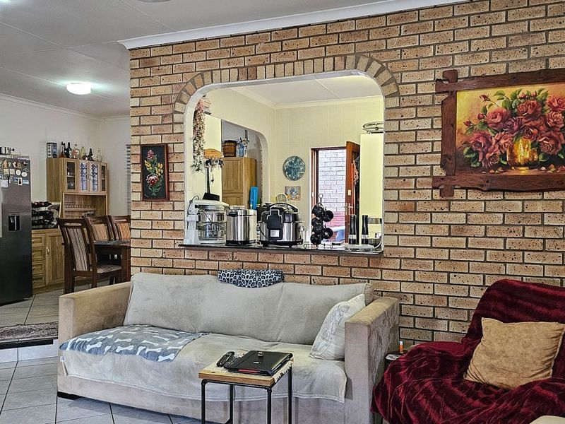 Townhouse For Sale in Margate, KwaZulu Natal - Photo 5