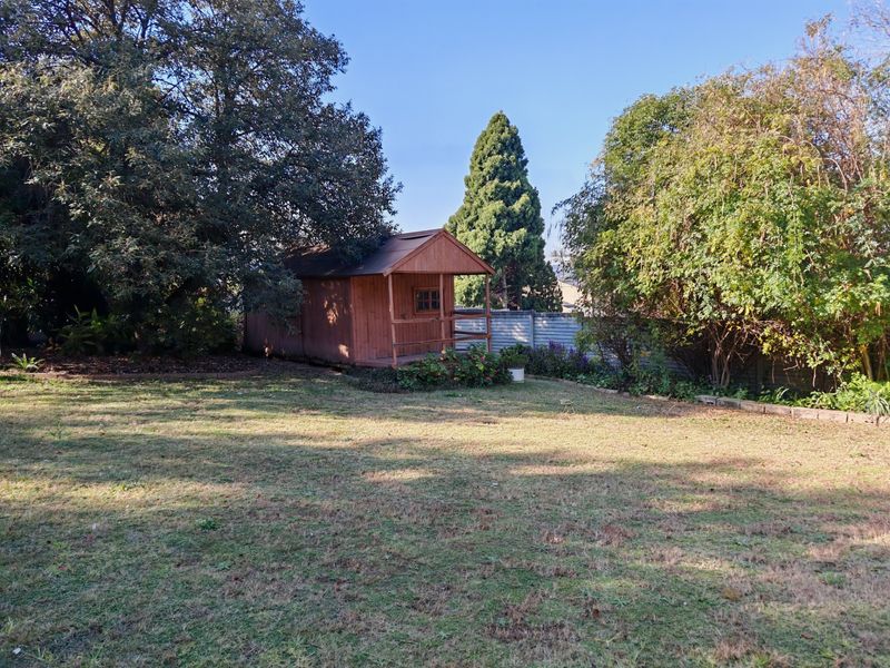 Rare Schachat Cullum Gem on a Massive Stand - Endless Potential in Prime Olivedale - Photo 3