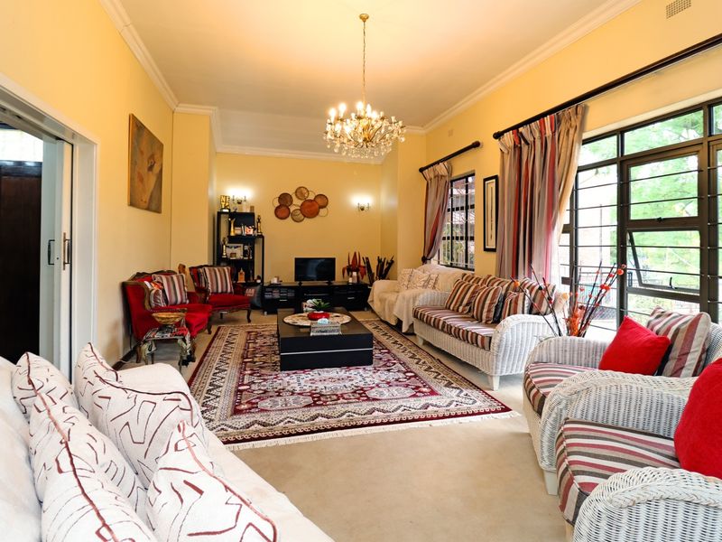 House For Sale in Observatory, Johannesburg - Photo 6