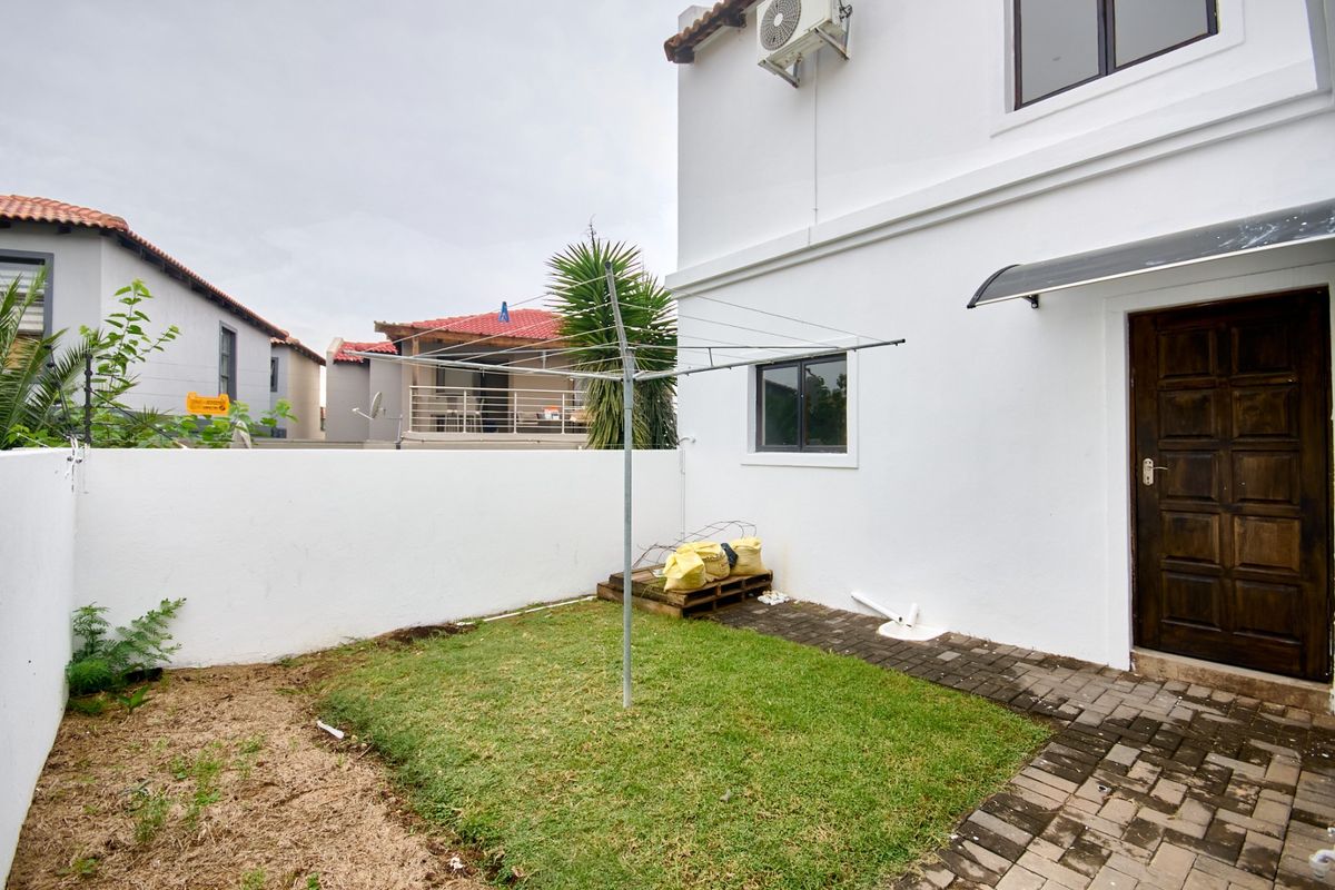 Modern Family Retreat | 3 Beds + Pool | Freehold in Halfway Gardens - Photo 5