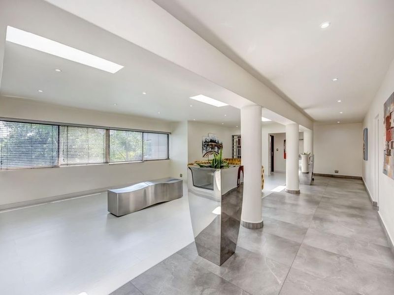 4 Bedroom Penthouse With Helpers Room Available. - Photo 3