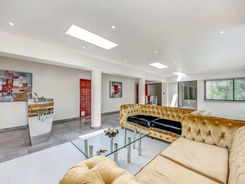 4 Bedroom Penthouse With Helpers Room Available. - Photo 5