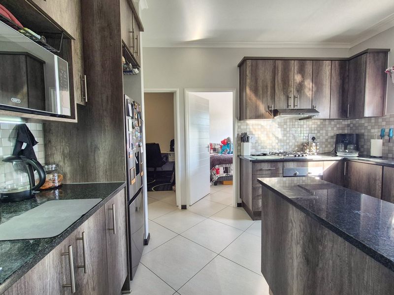 Apartment For Sale in Buh Rein Estate, Kraaifontein - Photo 3