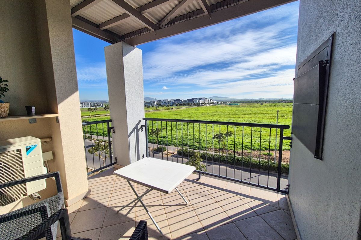 Apartment For Sale in Buh Rein Estate, Kraaifontein - Photo 2
