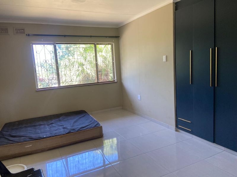 Cottage To Rent in Athlone Park, Amanzimtoti, KwaZulu Natal - Photo 5