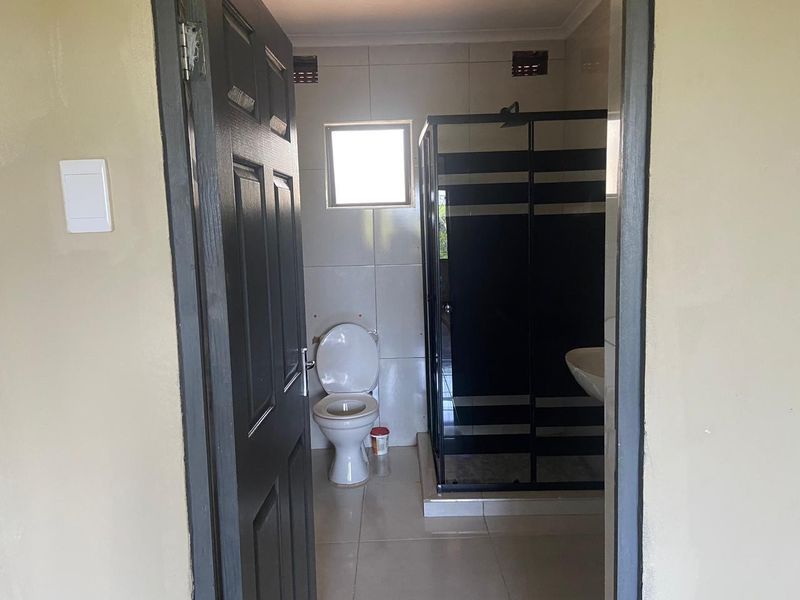 Cottage To Rent in Athlone Park, Amanzimtoti, KwaZulu Natal - Photo 10
