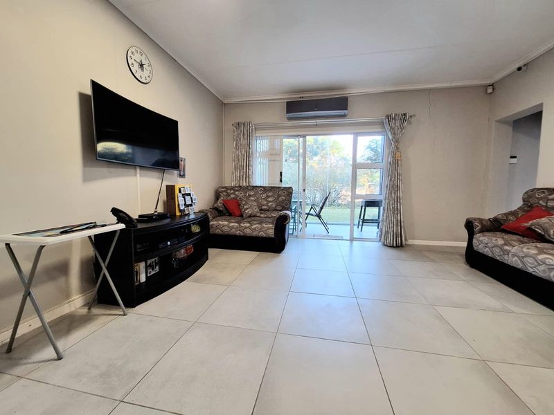 Ground Floor 3Bed 2 Bath Apartment in Manor Estates - Photo 10