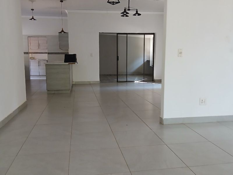 House To Rent in Riviera Park, Mafikeng, North West - Photo 8