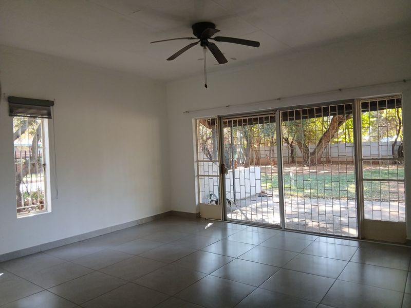 House To Rent in Riviera Park, Mafikeng, North West - Photo 5