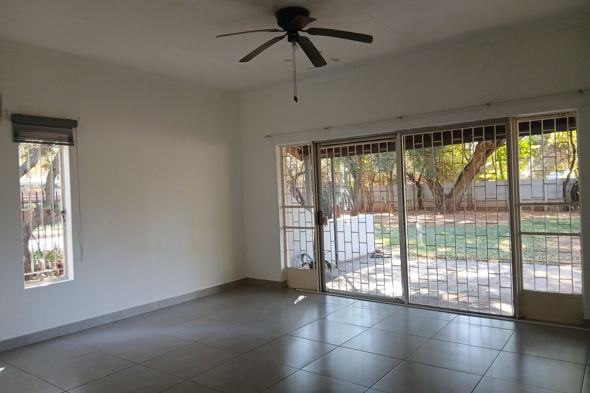 House To Rent in Riviera Park, Mafikeng, North West - Photo 5