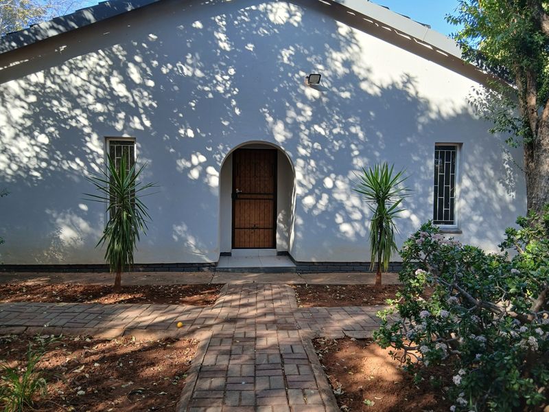 House To Rent in Riviera Park, Mafikeng, North West - Photo 2