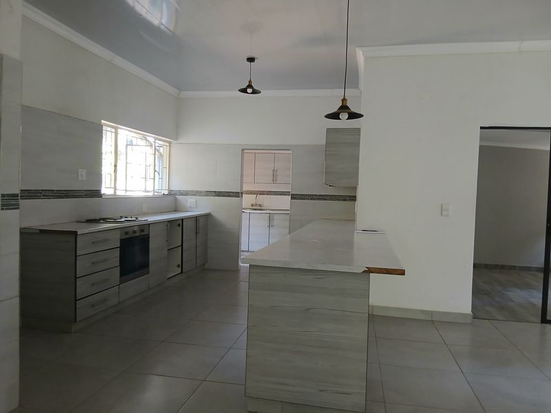 House To Rent in Riviera Park, Mafikeng, North West - Photo 4