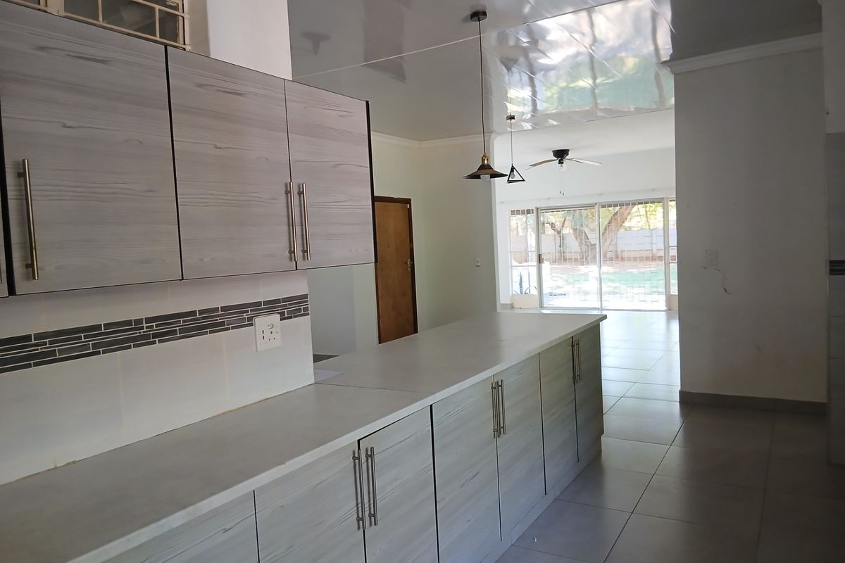 House To Rent in Riviera Park, Mafikeng, North West - Photo 3