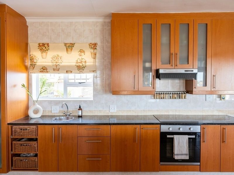 Spectacular Home with Lagoon Views, Golf Course Frontage and Exceptional Entertainment Spaces - Photo 9