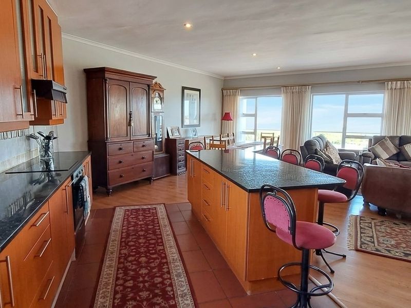 Spectacular Home with Lagoon Views, Golf Course Frontage and Exceptional Entertainment Spaces - Photo 8