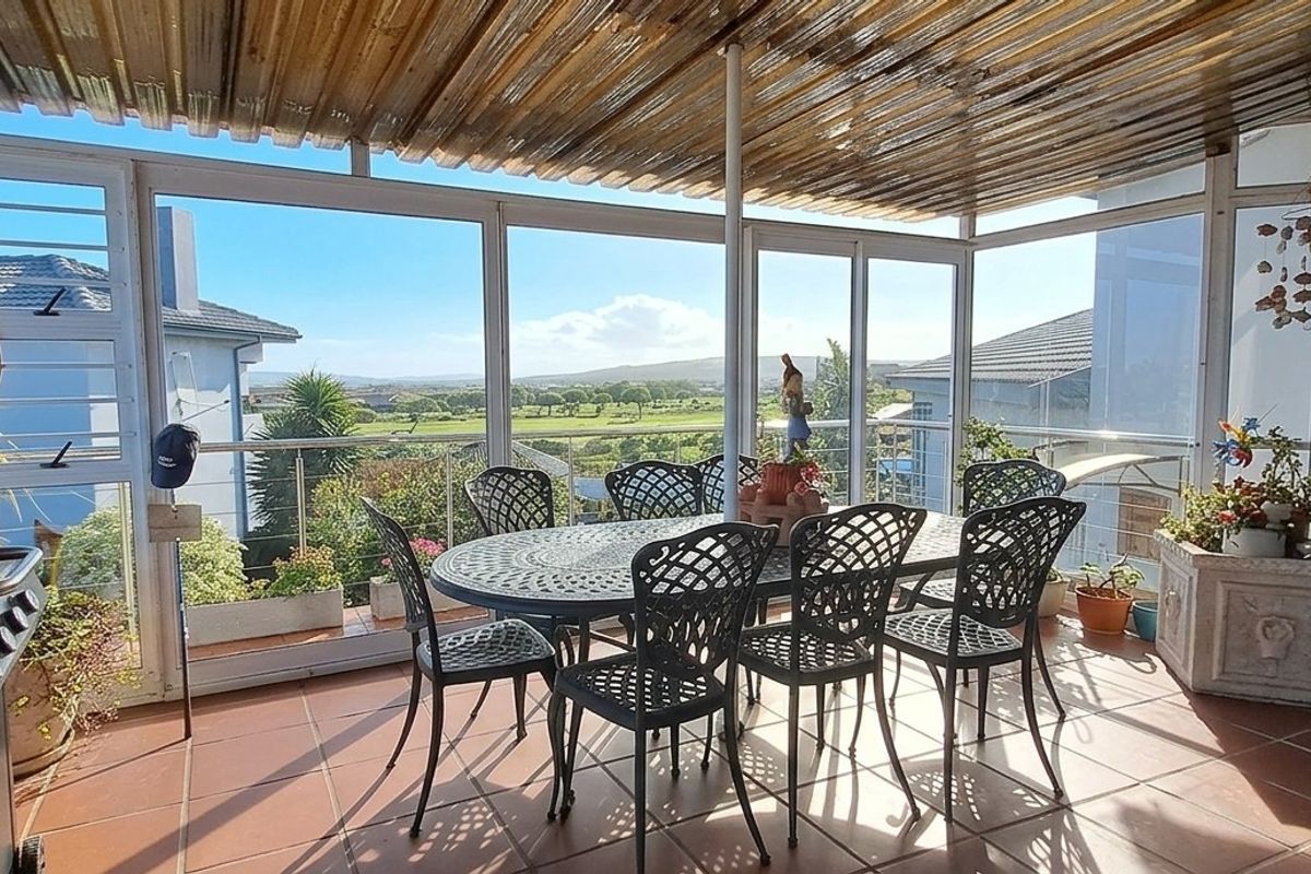 Spectacular Home with Lagoon Views, Golf Course Frontage and Exceptional Entertainment Spaces - Photo 4