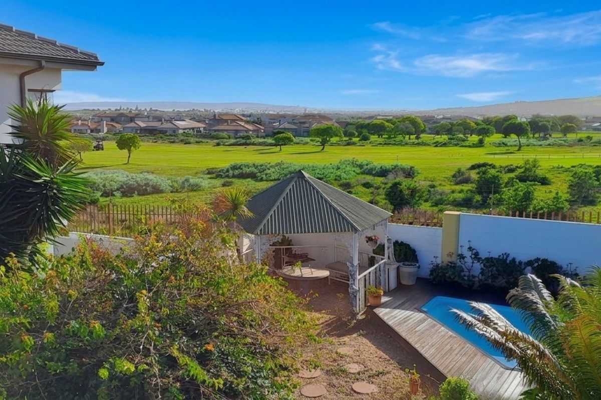 Spectacular Home with Lagoon Views, Golf Course Frontage and Exceptional Entertainment Spaces - Photo 2