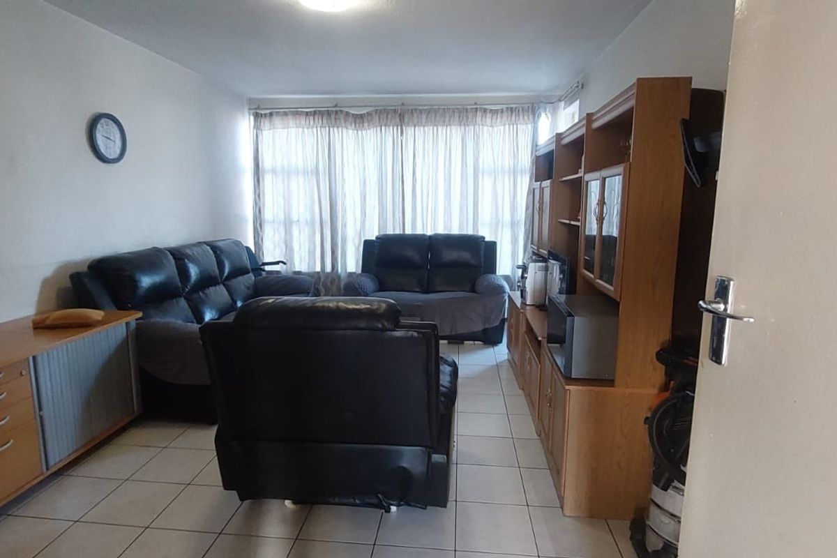 2 Bedroom Apartment for sale in Rosettenville - Photo 3