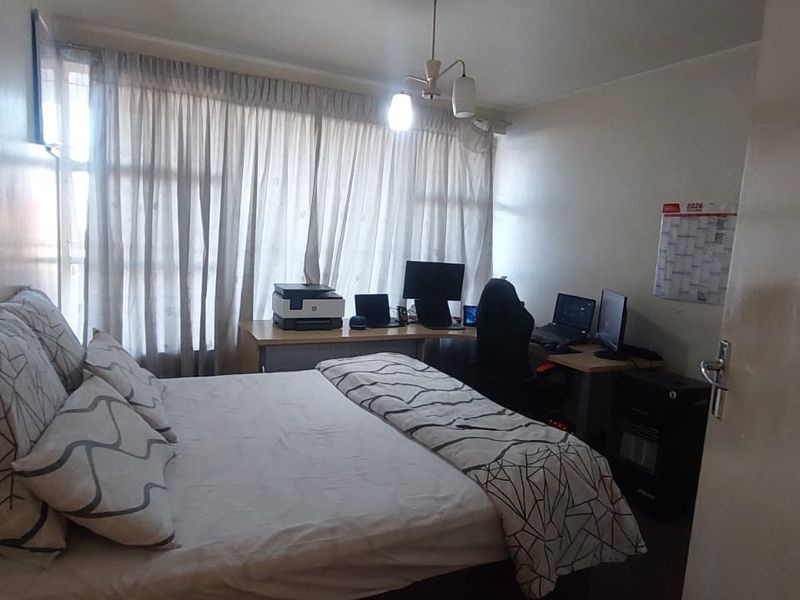 2 Bedroom Apartment for sale in Rosettenville - Photo 5