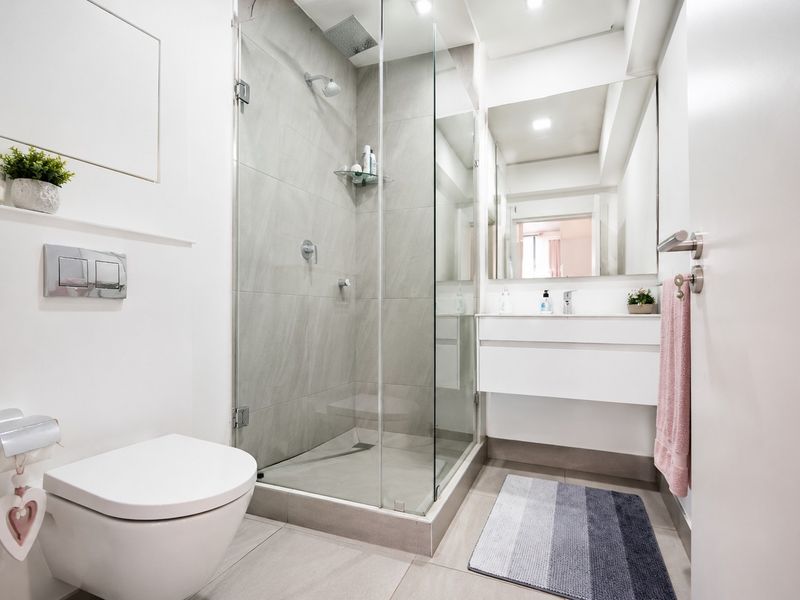 Available Immediately!!! Semi-furnished 2 Beds, 2Baths Ground-Floor Apartment - Photo 7