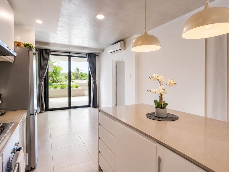 Available Immediately!!! Semi-furnished 2 Beds, 2Baths Ground-Floor Apartment - Photo 2