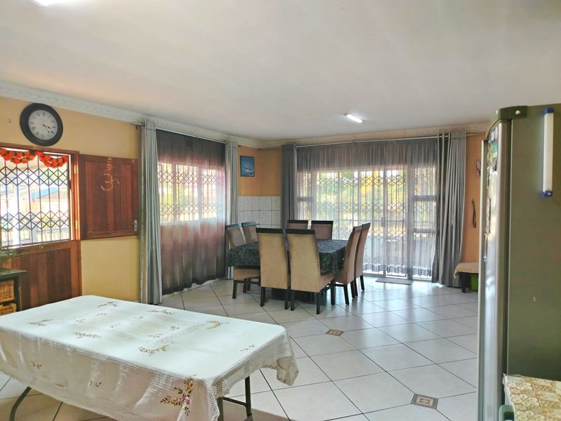 4 Bedroom Freestanding Corner Stand with a Granny Flat for Sale in Lenham Phoenix - Photo 10