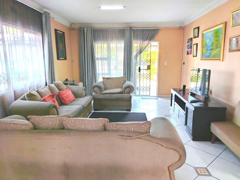 4 Bedroom Freestanding Corner Stand with a Granny Flat for Sale in Lenham Phoenix - Photo 7