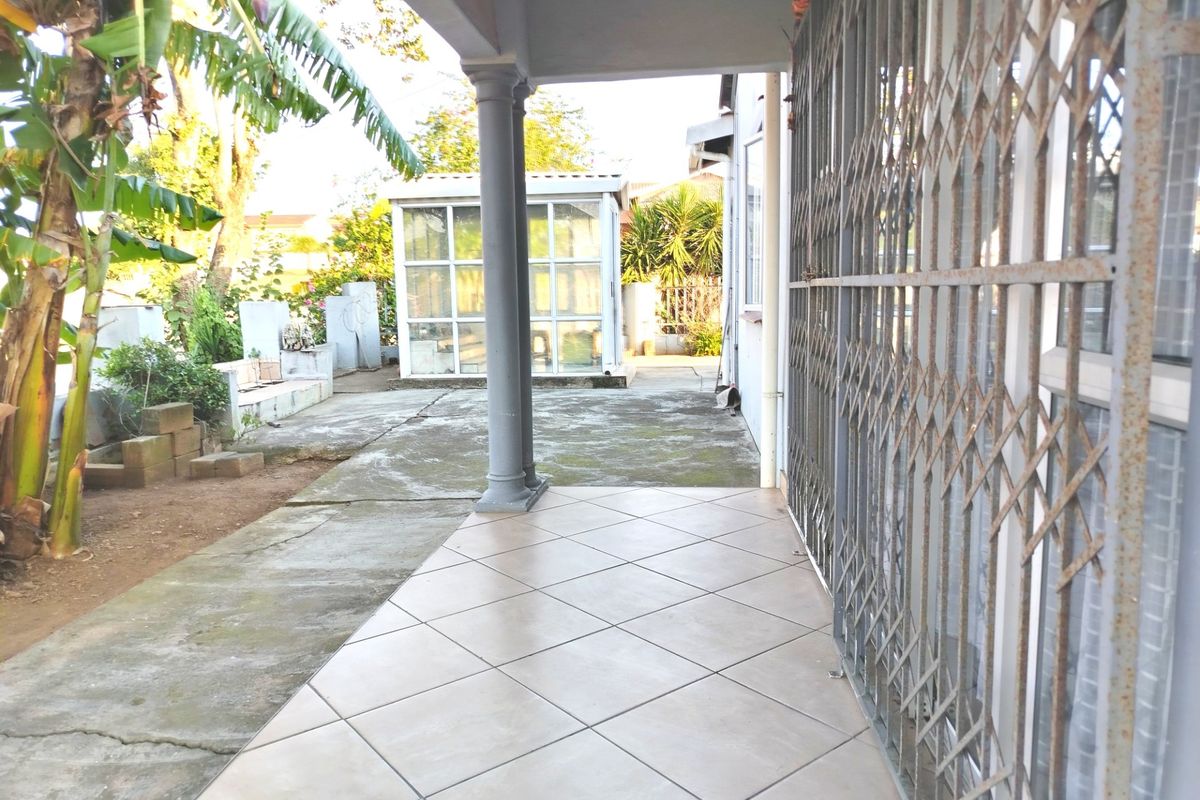 4 Bedroom Freestanding Corner Stand with a Granny Flat for Sale in Lenham Phoenix - Photo 4
