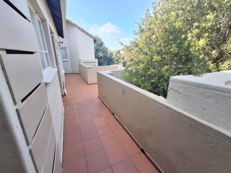 2 Bedroom apartment in Edenglen Complex - Photo 6