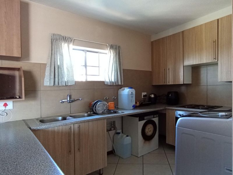 2 Bed 1 Bath Apartment For Sale in Sagewood, Midrand - Photo 1