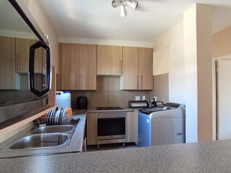 2 Bed 1 Bath Apartment For Sale in Sagewood, Midrand - Photo 6