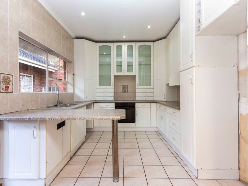 House For Sale in Humerail, Port Elizabeth - Photo 9