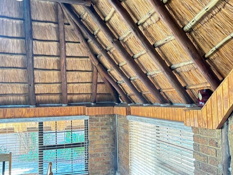 6 Bedroom House for Sale, Vaalpark - Photo 4