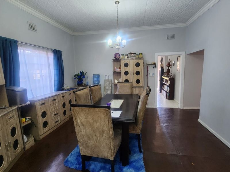 Spacious Family Home with Exceptional Entertainment and Outdoor Living in Brenthurst - Photo 1