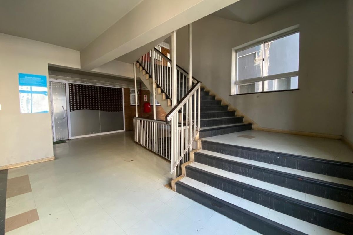 Apartment For Sale in North Beach, Durban, KwaZulu Natal - Photo 3