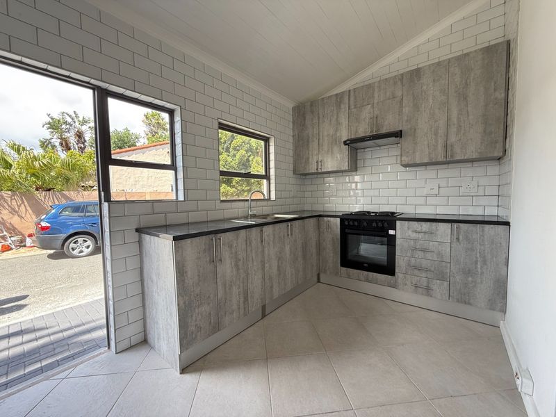 Fully Furnished One Bed Flatlet - Photo 4