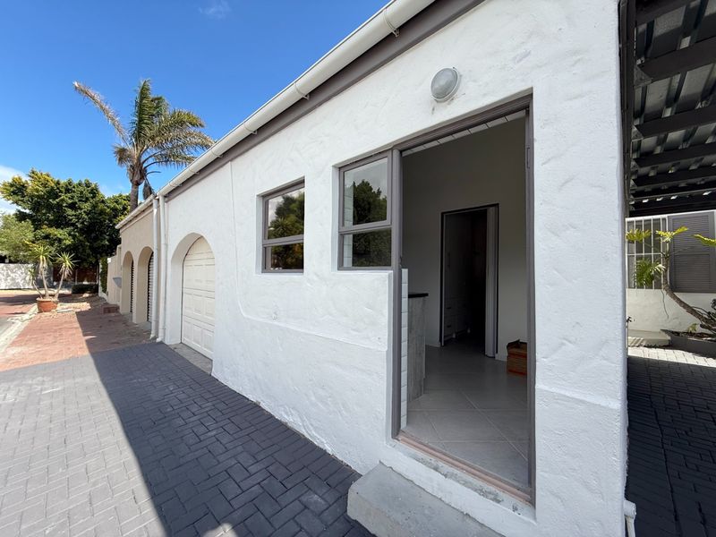 Fully Furnished One Bed Flatlet - Photo 2