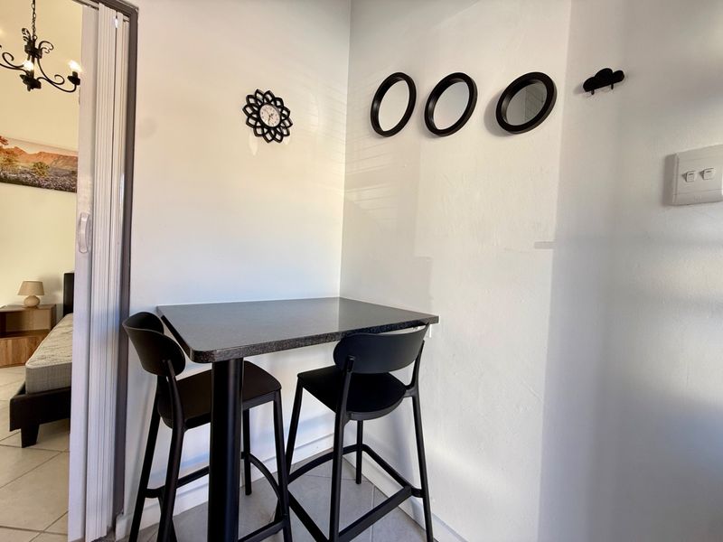 Fully Furnished One Bed Flatlet - Photo 3