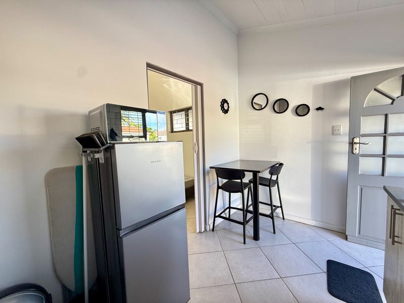 Fully Furnished One Bed Flatlet - Photo 7